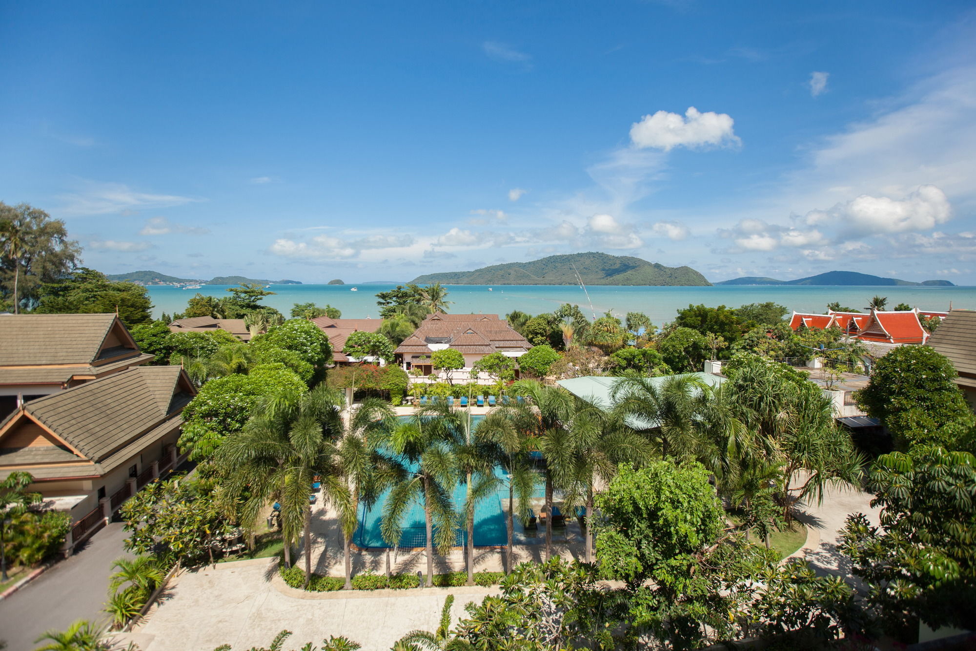 Chalong Beach Hotel Phuket Rawai Exterior foto