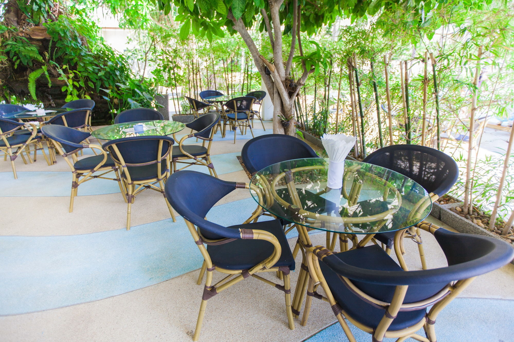 Chalong Beach Hotel Phuket Rawai Exterior foto